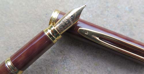 WATERMAN GENTLEMAN FOUNTAIN PEN. Wood Lacquer (It's not a wood pen; it's lacquer on metal)